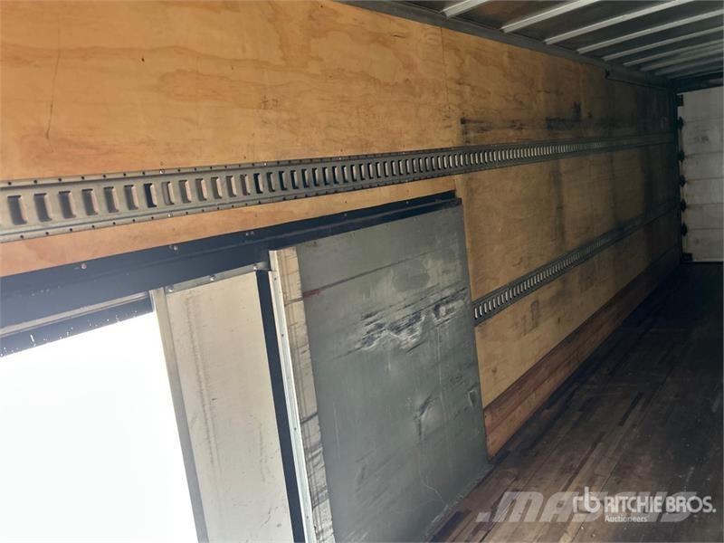 International MV607 4x2 Van Truck Camion cassonati