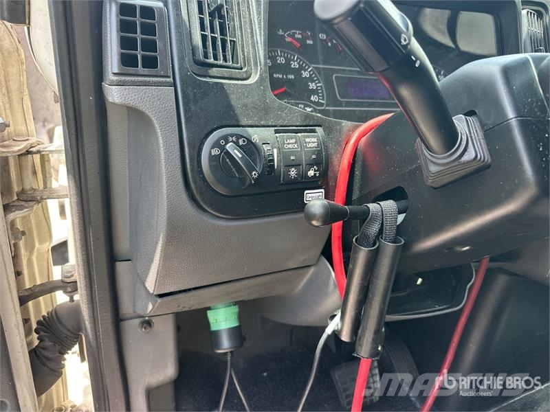 International MV607 4x2 Van Truck Box trucks
