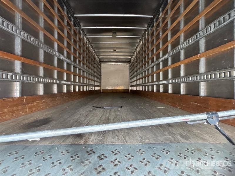 International MV607 4x2 Van Truck Umpikorikuorma-autot
