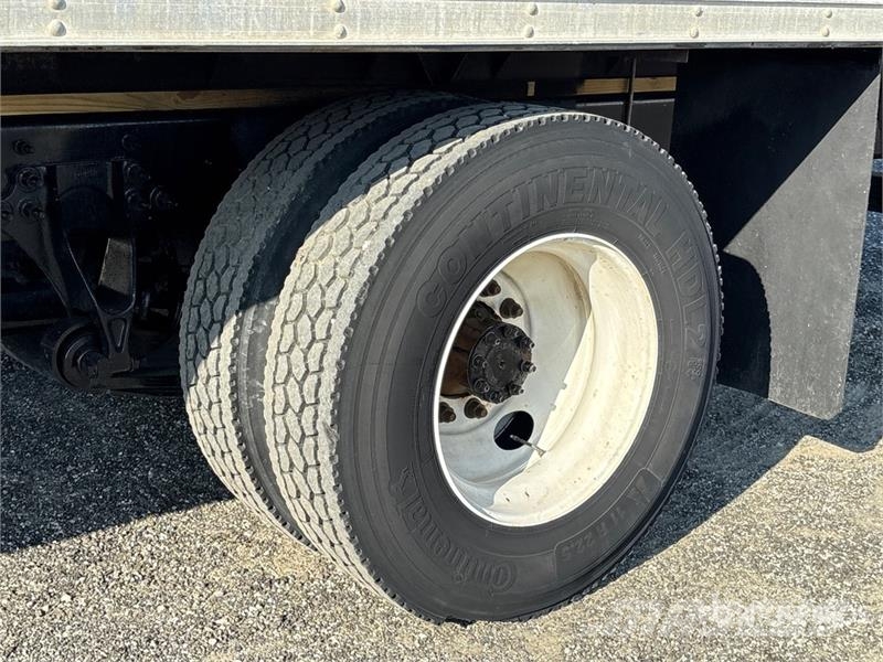 International MV607 4x2 Van Truck Fast kasse