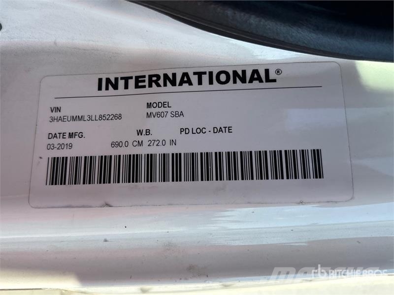 International MV607 4x2 Van Truck Caminhões baú