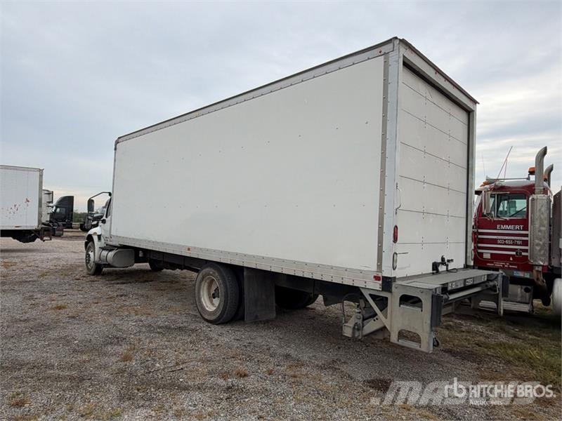 International MV607 4x2 Van Truck Camiones con caja de remolque