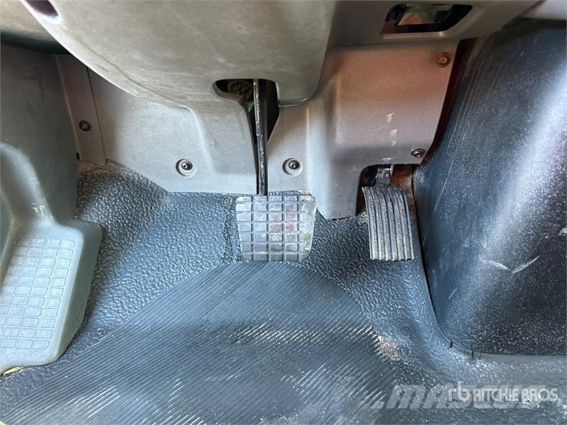 International MV607 4x2 Moving Van Truck Sanduk kamioni