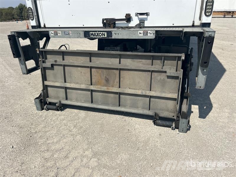 International MV607 4x2 Van Truck Umpikorikuorma-autot