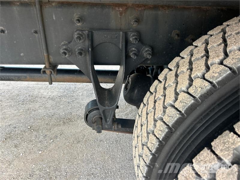 International MV607 4x2 Van Truck Camion cassonati