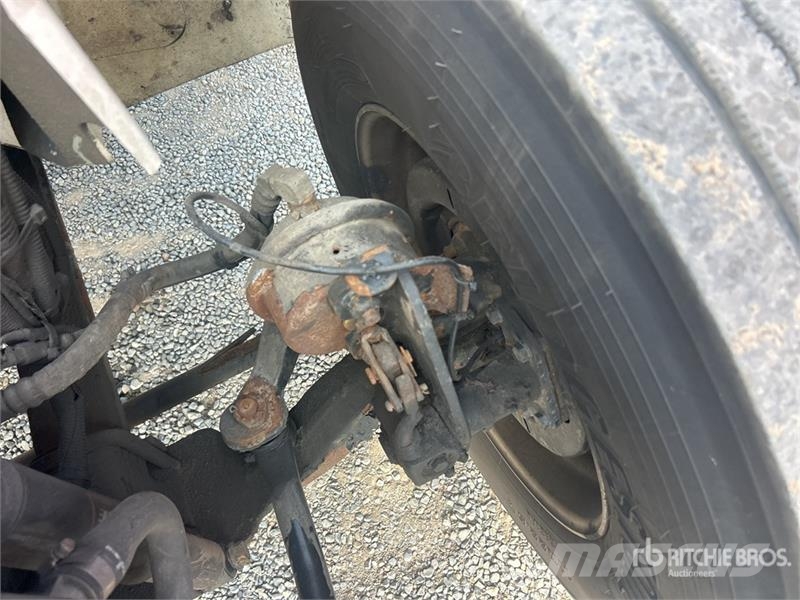 International MV607 4x2 Van Truck Camiones caja cerrada