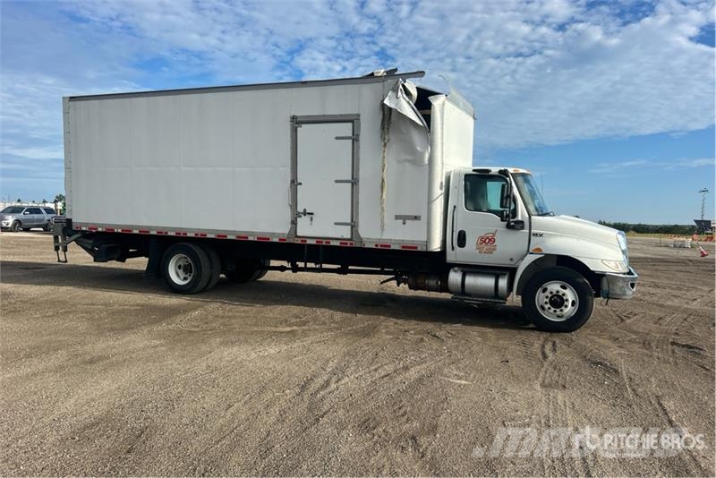 International MV607 4x2 Van Truck Samochody ciężarowe ze skrzynią zamkniętą