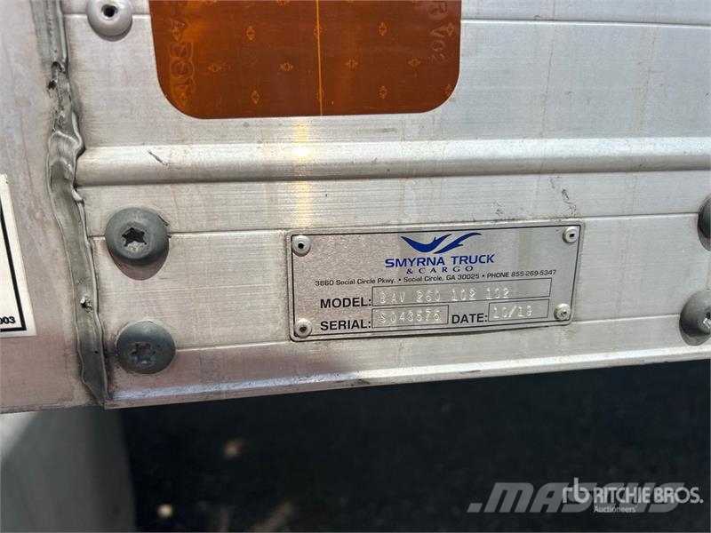 International MV607 4x2 Van Truck Umpikorikuorma-autot