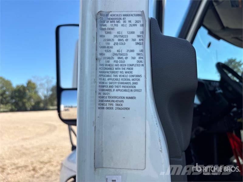 International MV607 4x2 Van Truck (Inoperable) Fast kasse