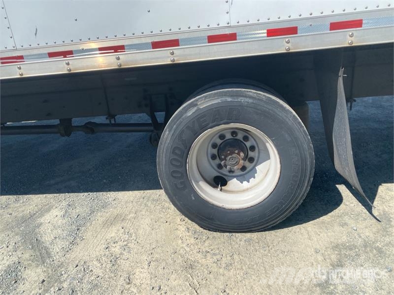 International MV607 SBA 4x2 Van Truck Camion Fourgon