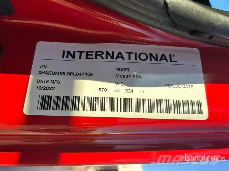 International MV607 SBA 4x2 Rollback Truck Sleepwagens