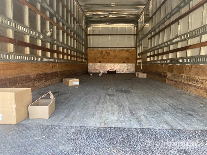 International MV607 SBA 4x2 Van Truck Camion Fourgon