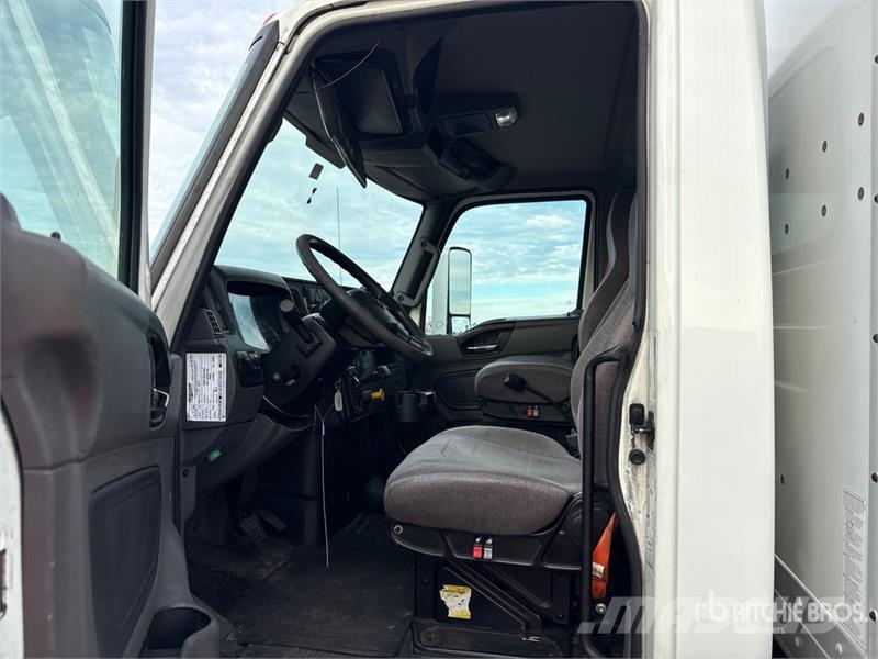 International MV607 SBA 4x2 Van Truck Tovornjaki zabojniki