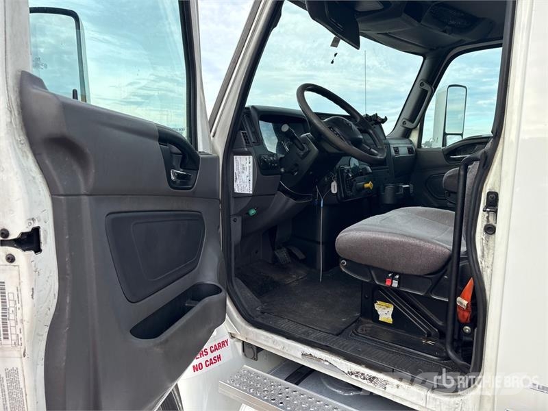 International MV607 SBA 4x2 Van Truck Tovornjaki zabojniki