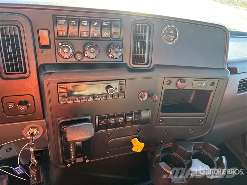 International MV607 SBA 4x2 Rollback Truck Sleepwagens