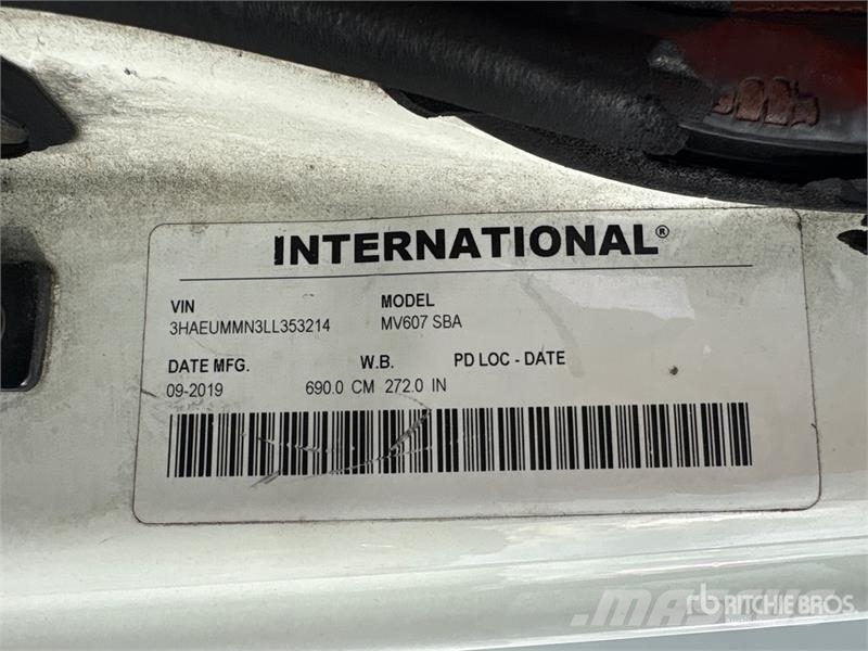 International MV607 SBA 4x2 Van Truck Tovornjaki zabojniki