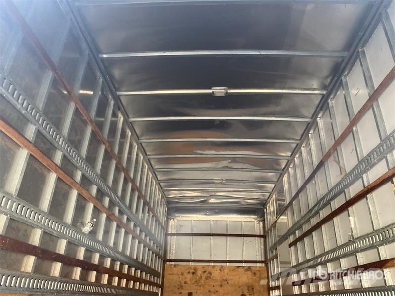 International MV607 Van Truck Camiones con caja de remolque