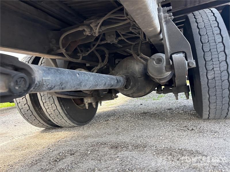 International MV607 Van Truck Camiões de caixa fechada