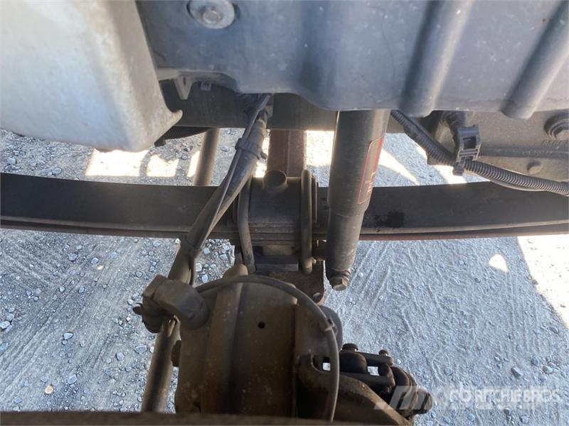 International MV607 Van Truck Camiones con caja de remolque