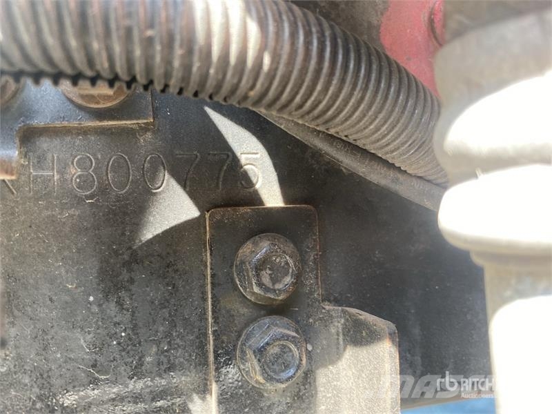 International MV607 Van Truck Camiones con caja de remolque