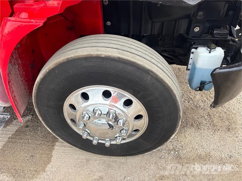 International MV607 Van Truck Sanduk kamioni
