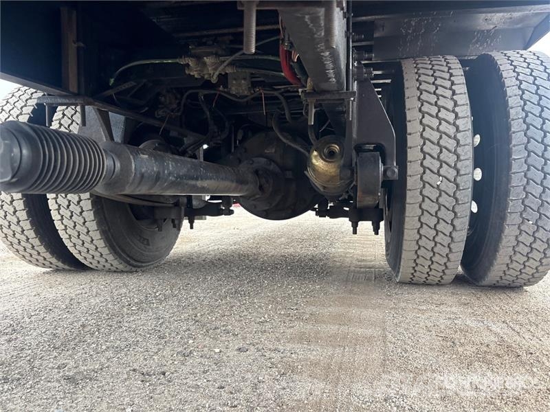 International MV607 Van Truck Sanduk kamioni