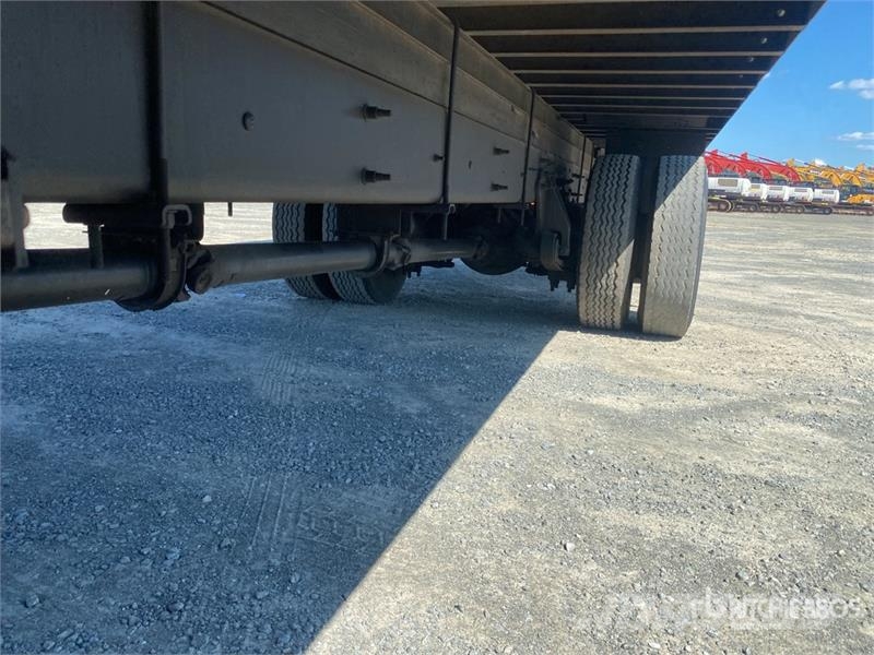 International MV607 Van Truck Camiones con caja de remolque