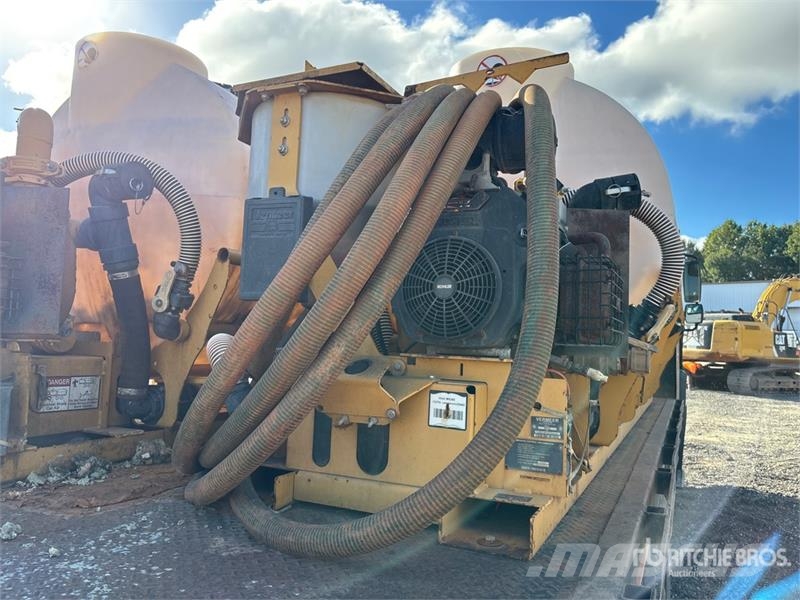 International MX240 on International Workstar 7400 6x4 Vacuum Ex Kombi vozila/ vakum kamioni