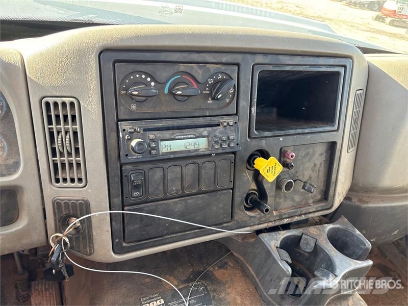 International MX240 on International Workstar 7400 6x4 Vacuum Ex Kombi vozila/ vakum kamioni