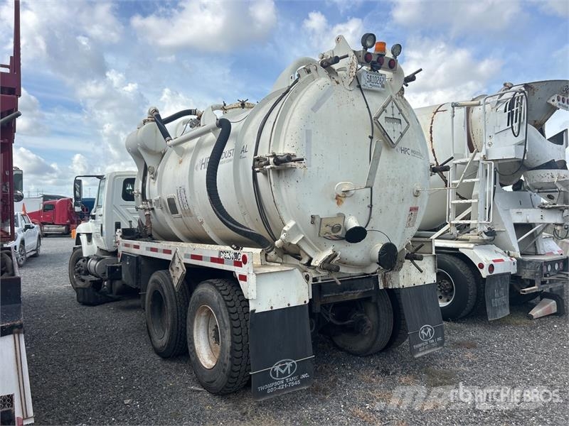International on International WorkStar 7500 6x4 Vacuum Tanker Slamsuger