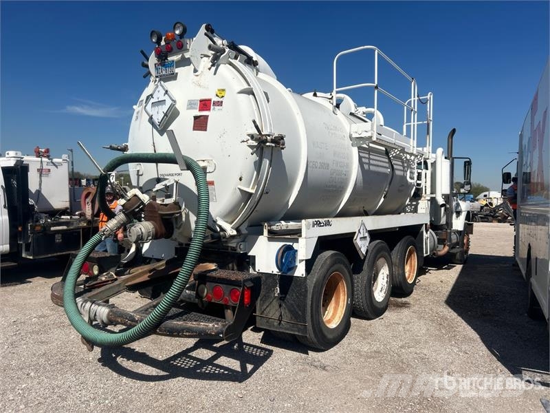 International on  International 8x4 Vacuum Tanker Truck (Inopera Combi / vacuum trucks