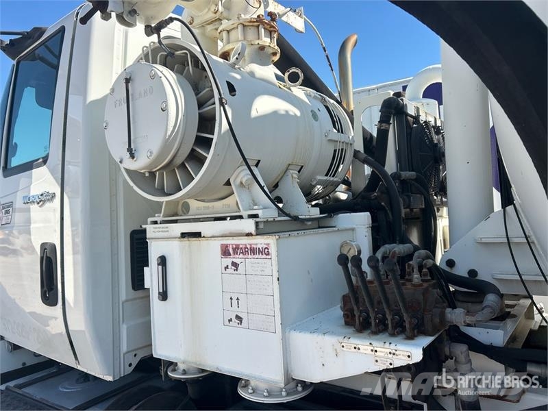 International on  International 8x4 Vacuum Tanker Truck (Inopera Combi / vacuum trucks