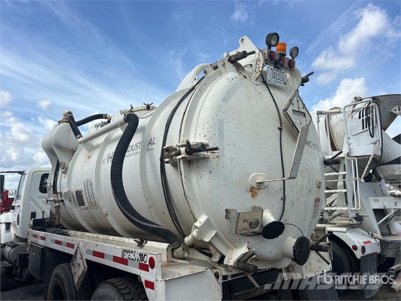 International on International WorkStar 7500 6x4 Vacuum Tanker Slamsuger