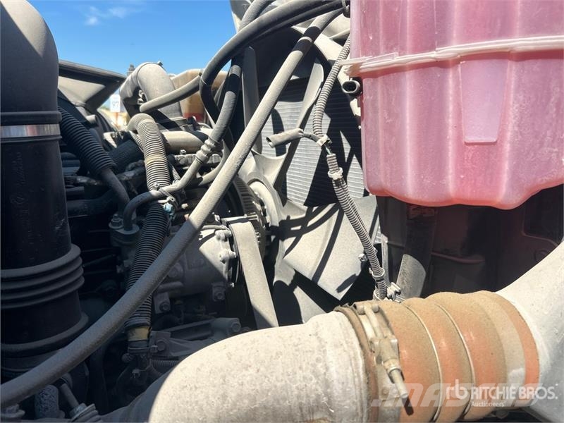 International on  International 8x4 Vacuum Tanker Truck (Inopera Combi / vacuum trucks