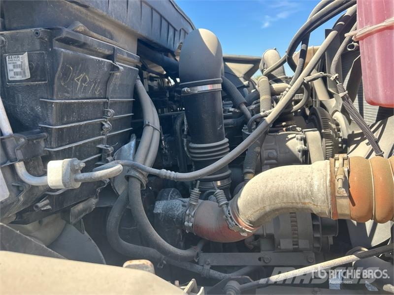 International on  International 8x4 Vacuum Tanker Truck (Inopera Combi / vacuum trucks