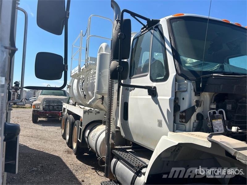 International on  International 8x4 Vacuum Tanker Truck (Inopera Combi / vacuum trucks