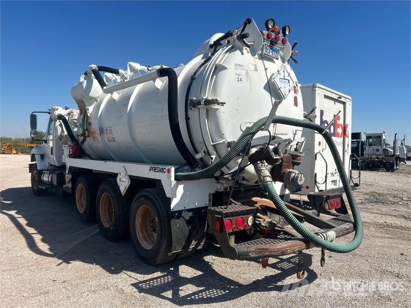 International on  International 8x4 Vacuum Tanker Truck (Inopera Combi / vacuum trucks
