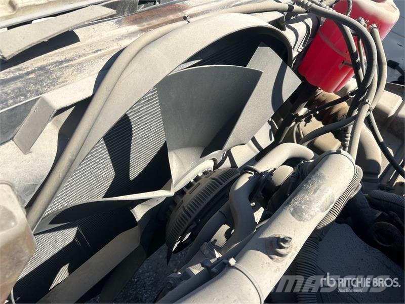 International on  International 8x4 Vacuum Tanker Truck (Inopera Combi / vacuum trucks
