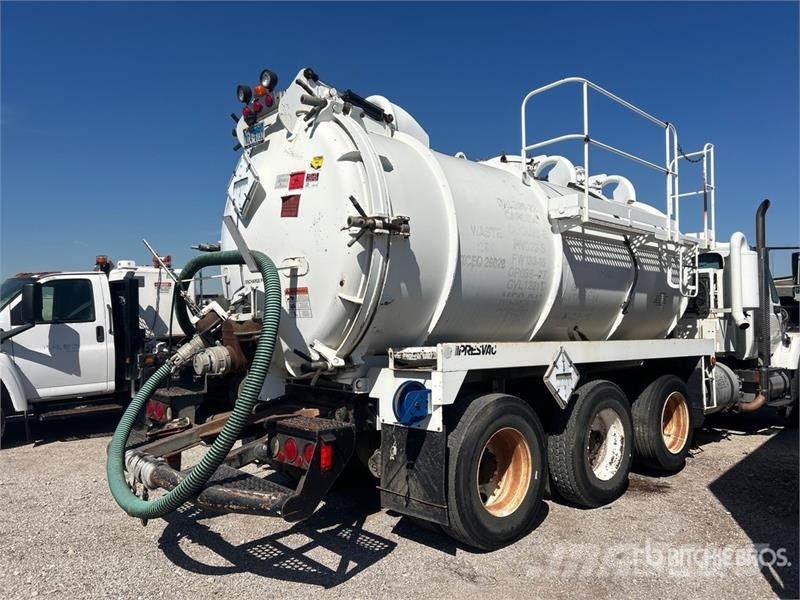 International on  International 8x4 Vacuum Tanker Truck (Inopera Combi / vacuum trucks