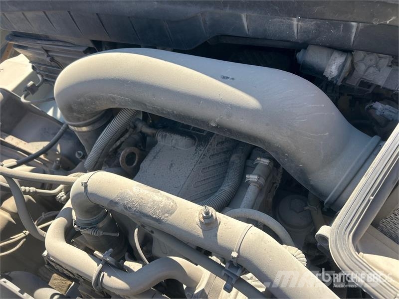 International on  International 8x4 Vacuum Tanker Truck (Inopera Combi / vacuum trucks