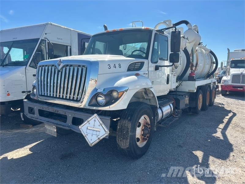International on  International 8x4 Vacuum Tanker Truck (Inopera Combi / vacuum trucks