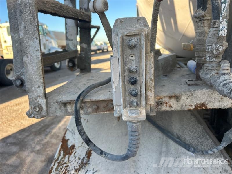 International Paystar 5500i Автобетоносмесители