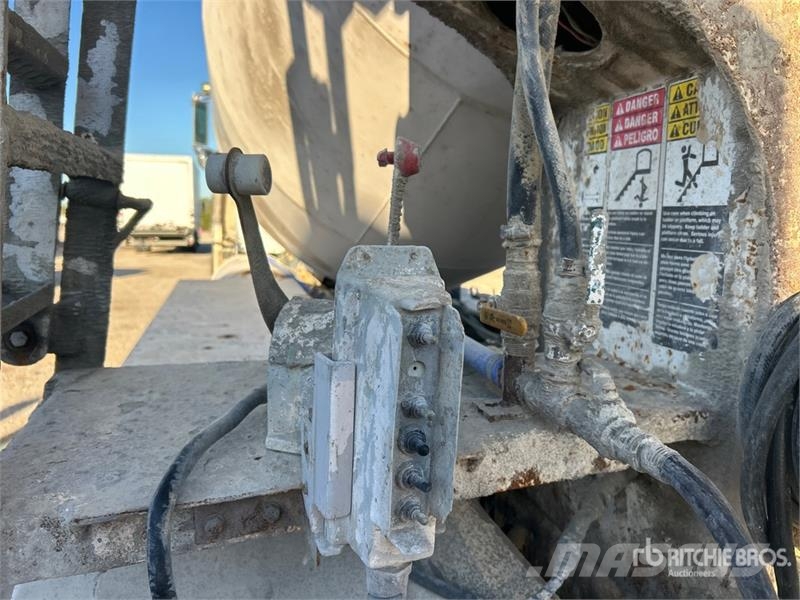 International Paystar 5500i Автобетоносмесители