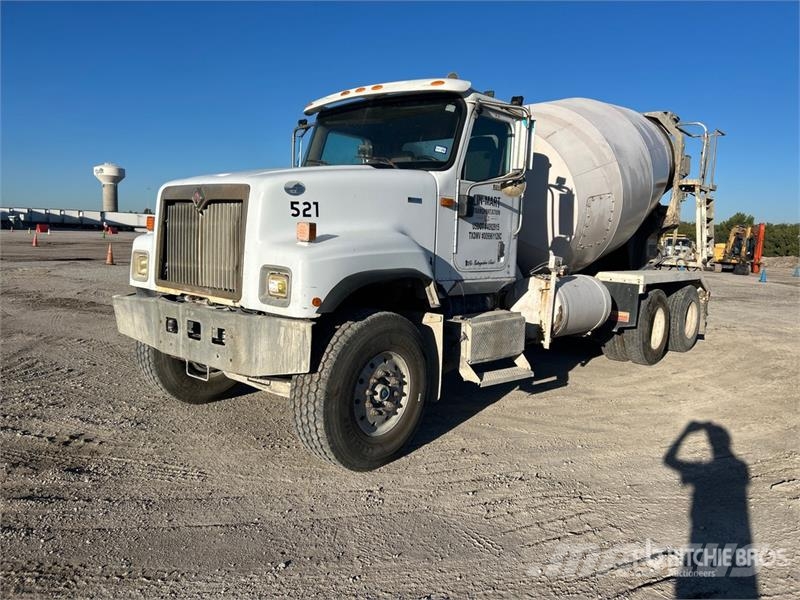 International Paystar 5500i Автобетоносмесители