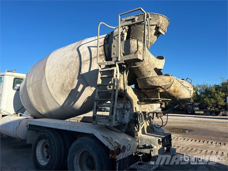 International Paystar 5500i Автобетоносмесители
