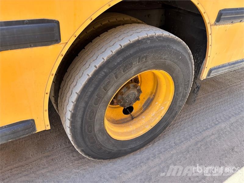 International PB305 4x2 School Bus Mikroautobusai