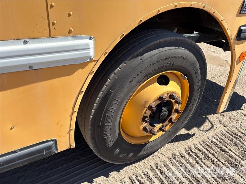 International PB305 4x2 School Bus Mikroautobusai