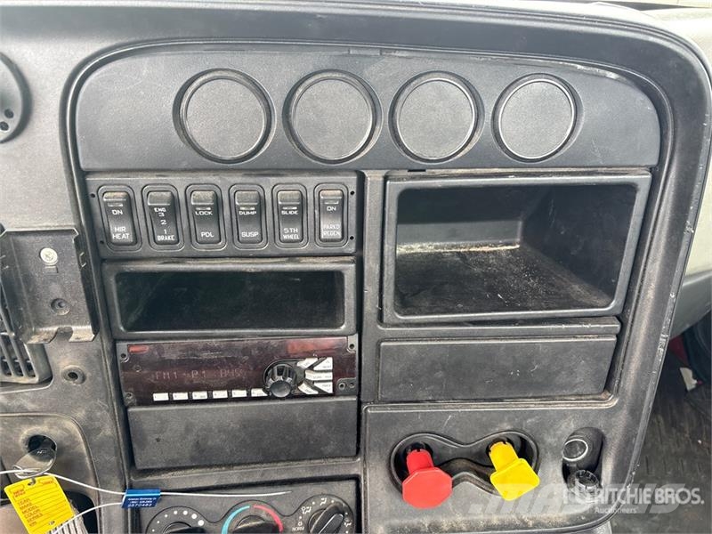 International Prosstar 6x4 T/A Day Cab Truck Tractor Vlačilci