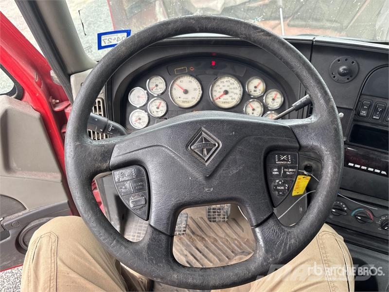 International Prosstar 6x4 T/A Day Cab Truck Tractor Vlačilci