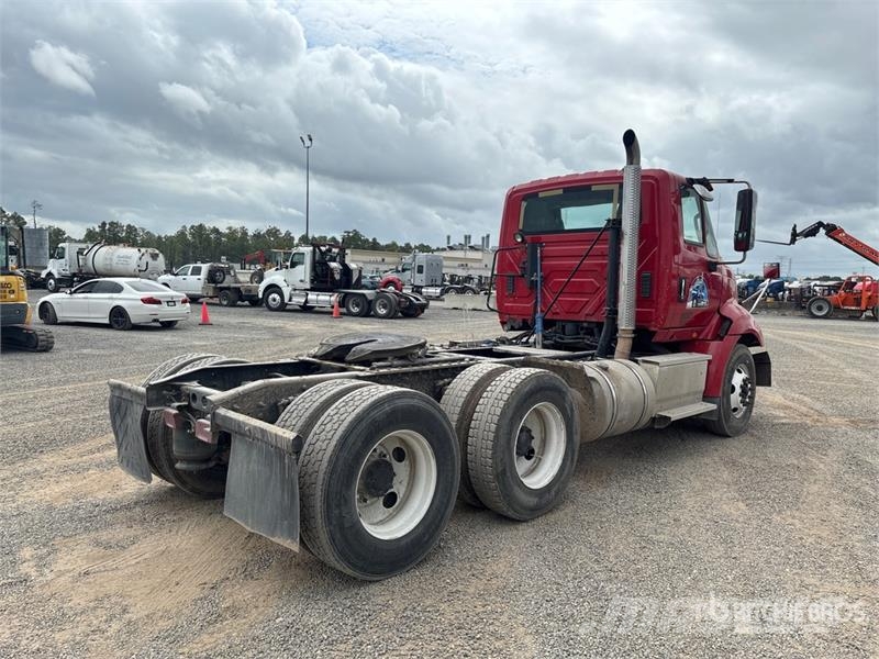 International Prosstar 6x4 T/A Day Cab Truck Tractor Vlačilci
